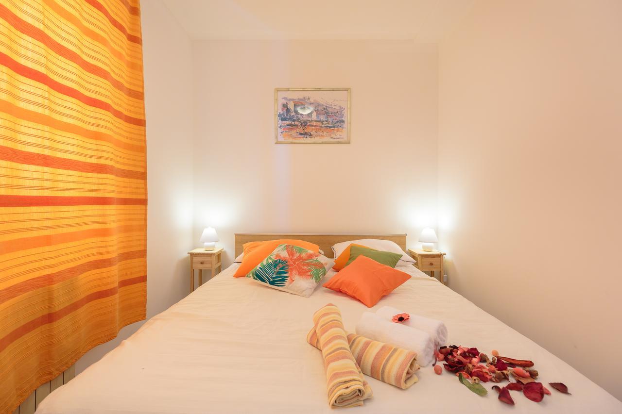 Music Apartment دوبروفينك المظهر الخارجي الصورة
