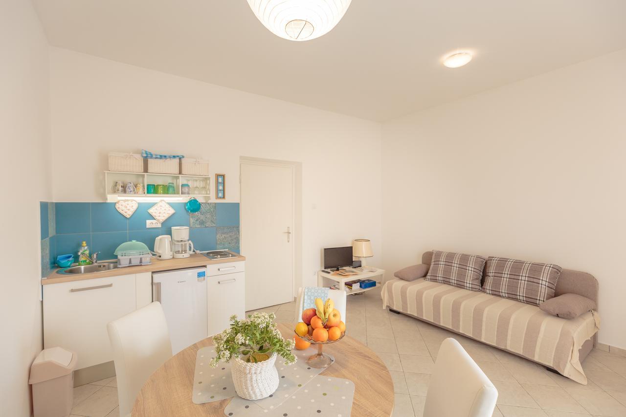 Music Apartment دوبروفينك المظهر الخارجي الصورة